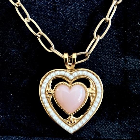 Faux Pearl Heart Pendant w Goldtone PaperClip Chain - Picture 1 of 3